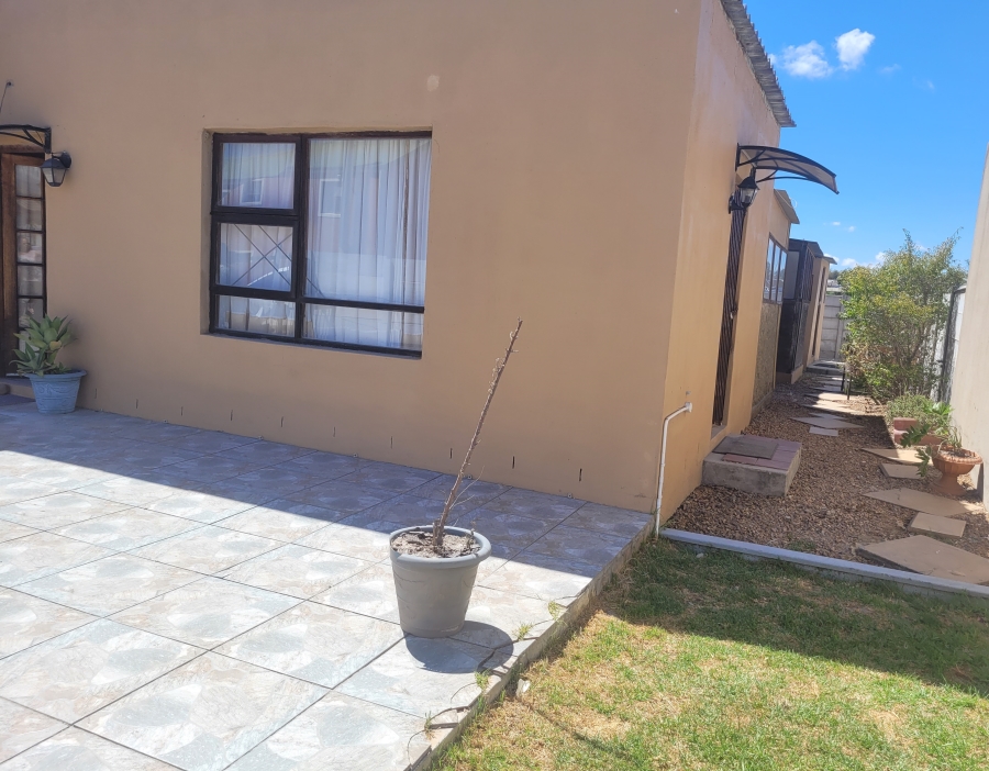 4 Bedroom Property for Sale in Vredelust Western Cape
